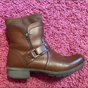 Clark’s Leather Ankle Boots, W size 10